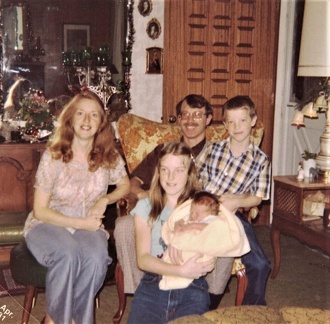 Janice 1980-12 Xmas We Five